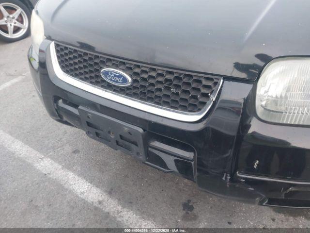 Ford Escape Limited Image 3