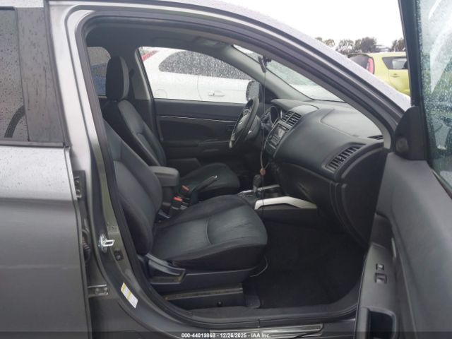 Mitsubishi Outlander Es Image 9