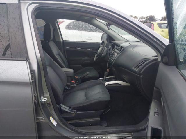 Mitsubishi Outlander Es Image 9