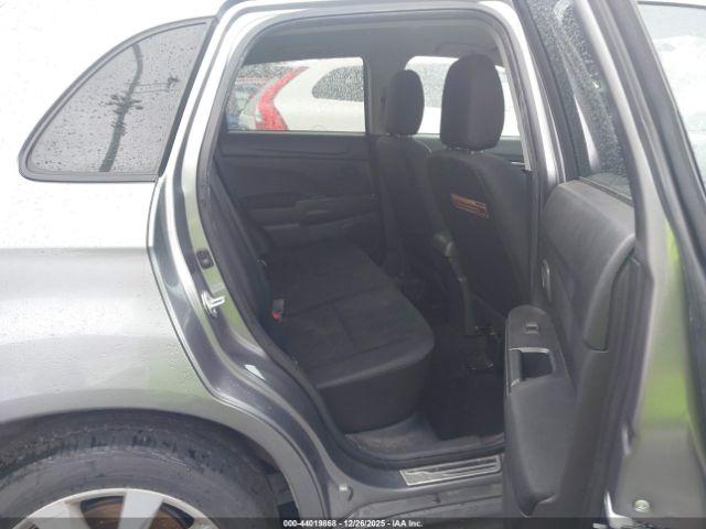 Mitsubishi Outlander Es Image 4