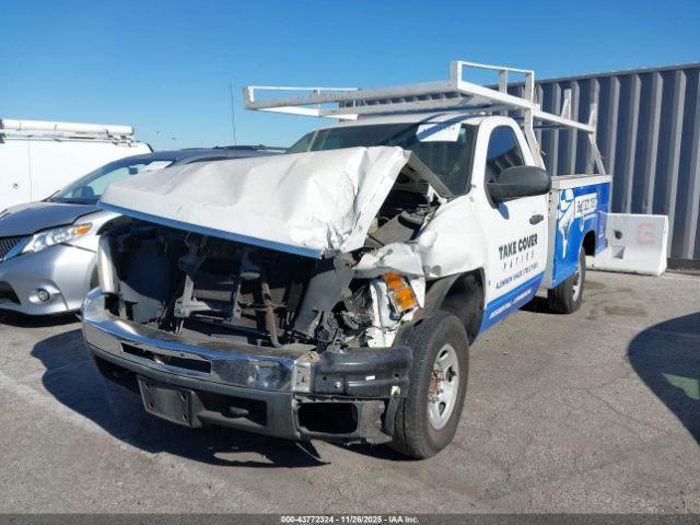 Chevrolet Silverado 2500 Work Truck Image 7