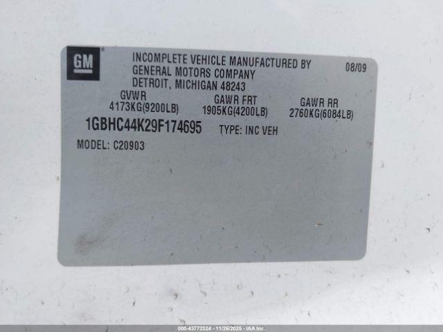 Chevrolet Silverado 2500 Work Truck Image 4