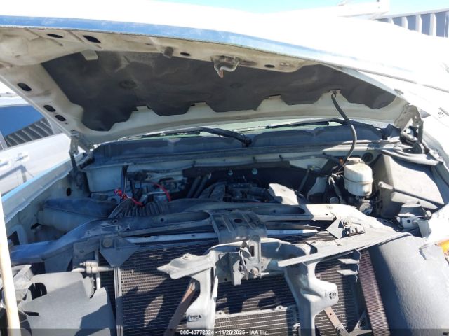 Chevrolet Silverado 2500 Work Truck Image 10