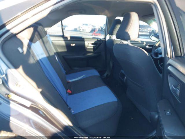 Toyota Camry Le Image 14