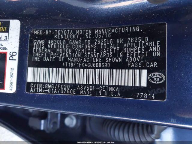 Toyota Camry Le Image 6