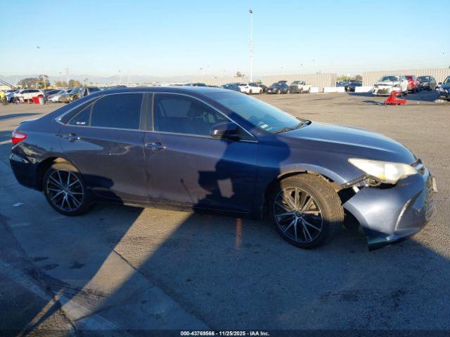 Toyota Camry Le Image 9