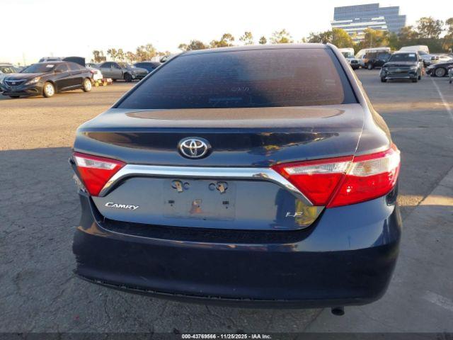 Toyota Camry Le Image 11