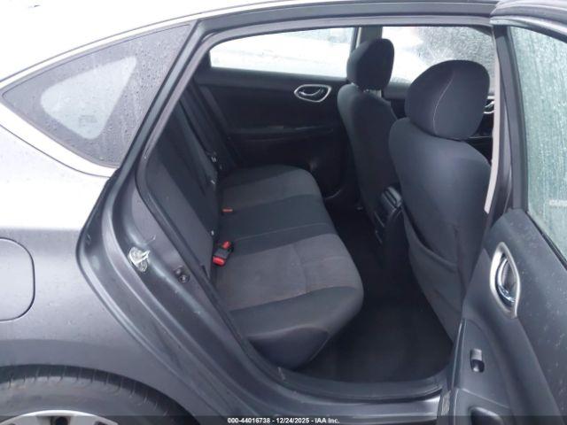 Nissan Sentra Image 6