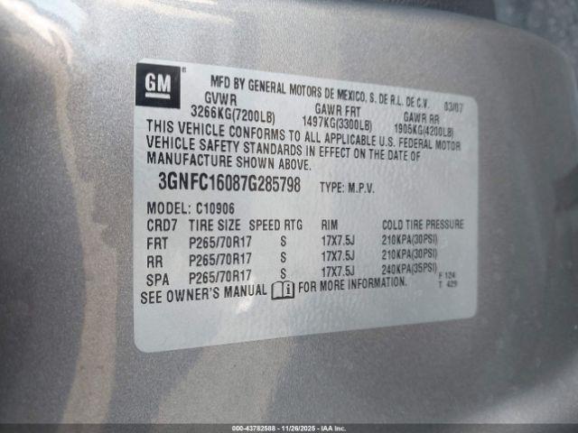 Chevrolet Suburban 1500 Lt Image 6