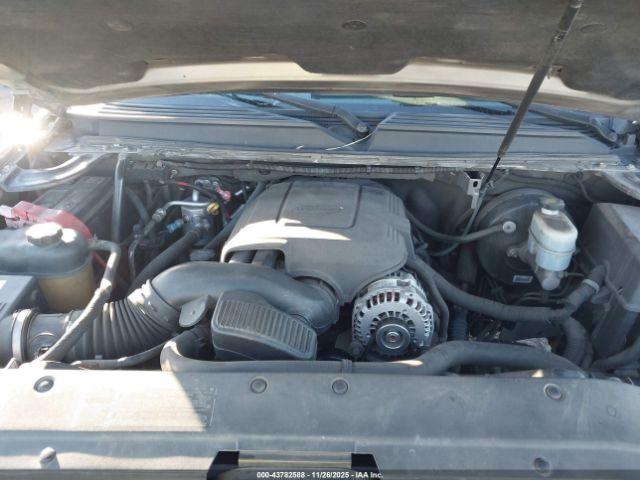 Chevrolet Suburban 1500 Lt Image 12