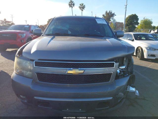 Chevrolet Suburban 1500 Lt Image 4