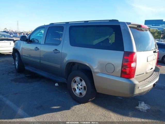 Chevrolet Suburban 1500 Lt Image 3