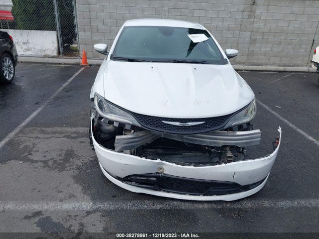 Chrysler 200 S Image 3