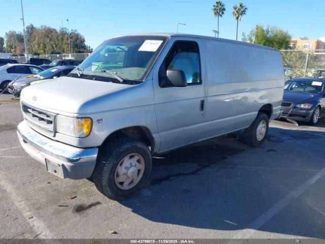 Ford E-350 Image 2