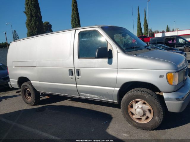 Ford E-350 Image 16