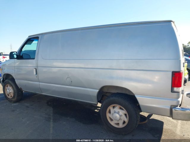 Ford E-350 Image 8