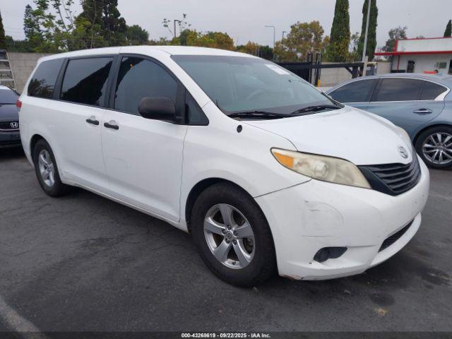  Salvage Toyota Sienna