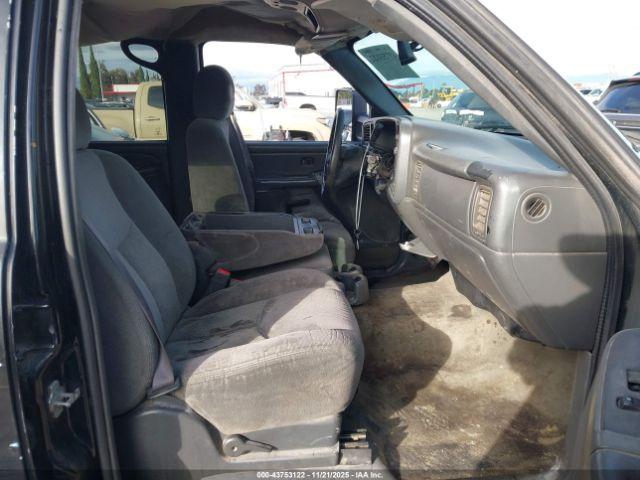 Chevrolet Silverado 1500 Ls Image 12