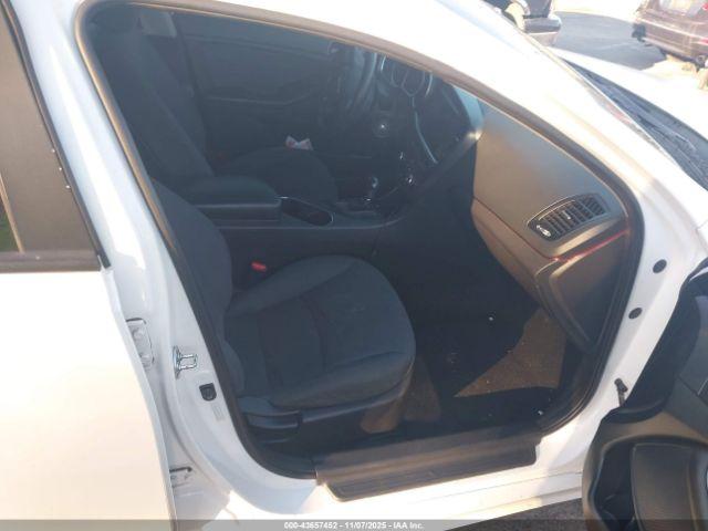 Kia Optima Lx Image 10