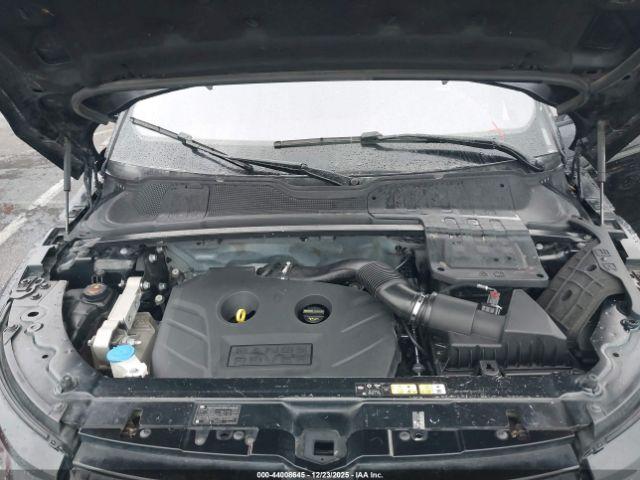 Land Rover Range Rover Evoque Dynamic Image 5