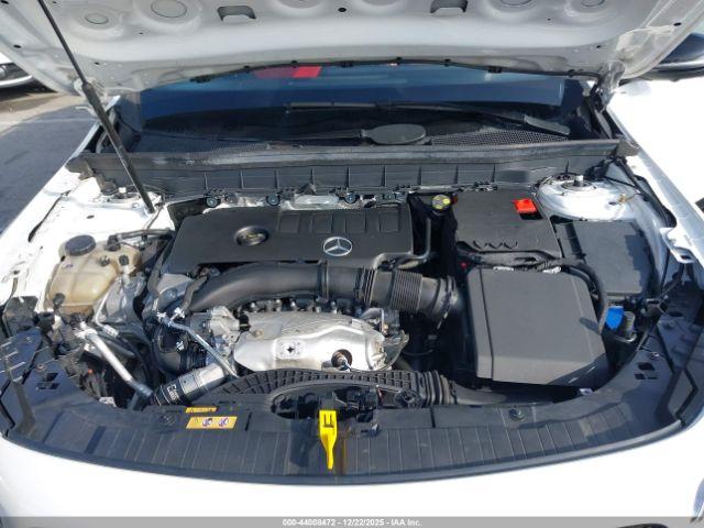 Mercedes-Benz GLB 4matic Image 12