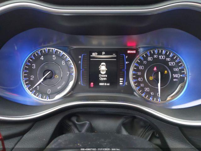 Chrysler 200 Limited Image 5