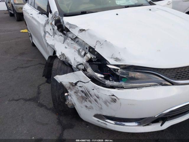 Chrysler 200 Limited Image 10