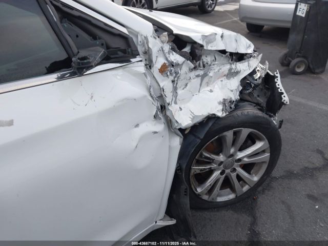 Chrysler 200 Limited Image 7