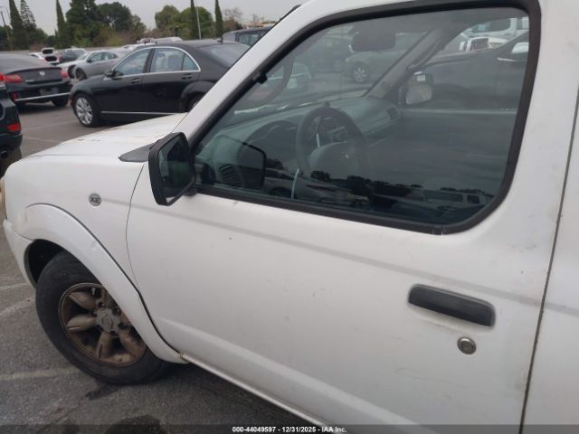 Nissan Frontier Xe Image 7