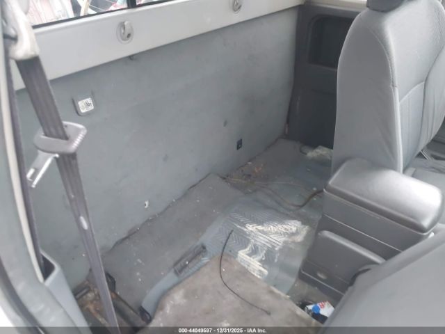 Nissan Frontier Xe Image 11