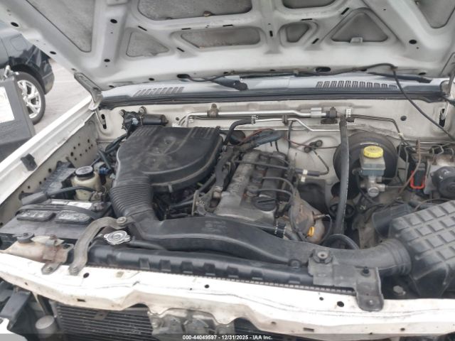 Nissan Frontier Xe Image 9