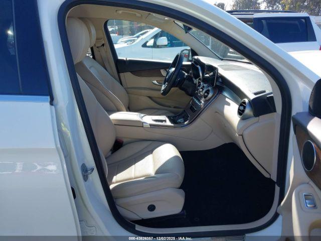 Mercedes-Benz GLC Suv Image 8