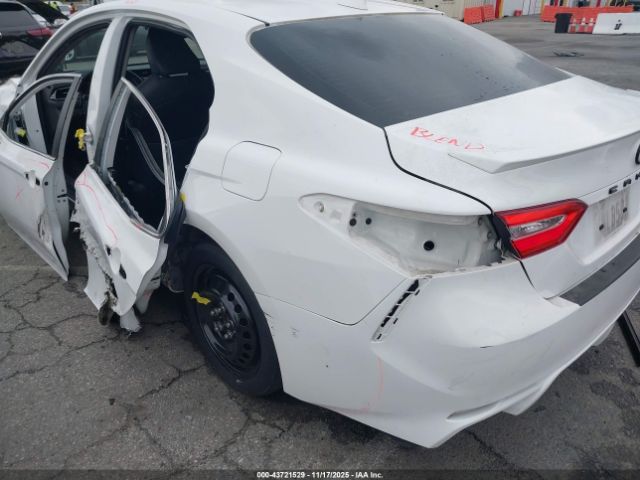 Toyota Camry Se Image 13