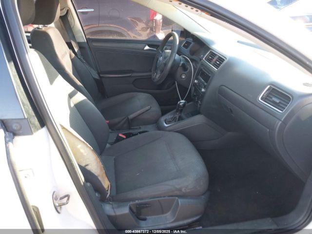 Volkswagen Jetta 2.0l S Image 8