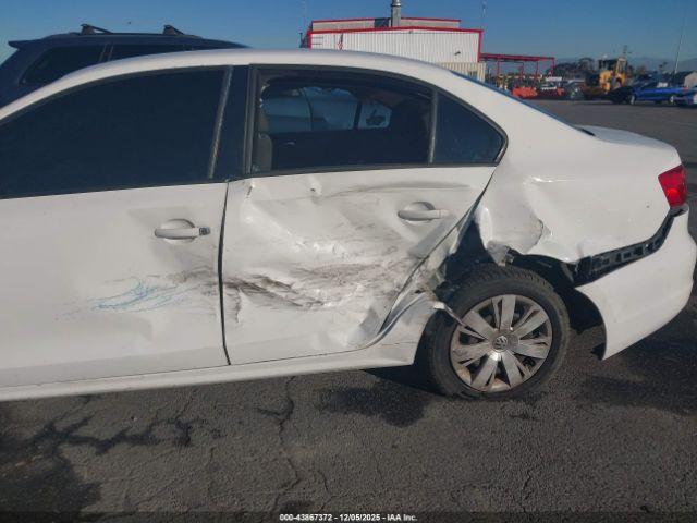 Volkswagen Jetta 2.0l S Image 15