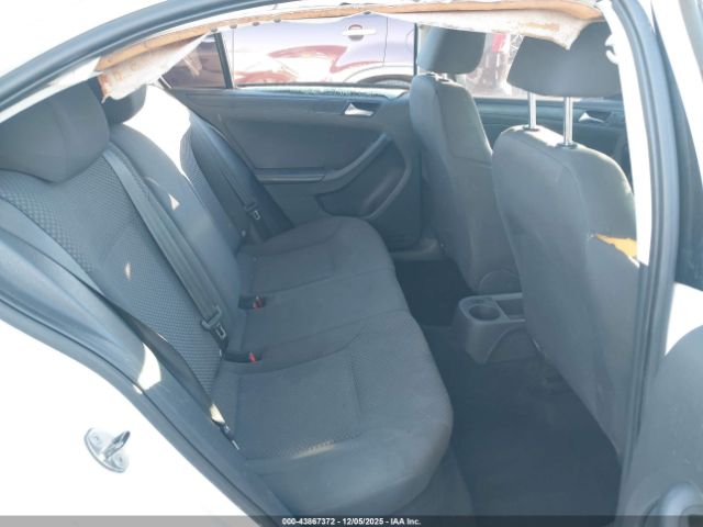 Volkswagen Jetta 2.0l S Image 4