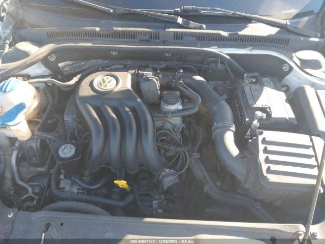 Volkswagen Jetta 2.0l S Image 2