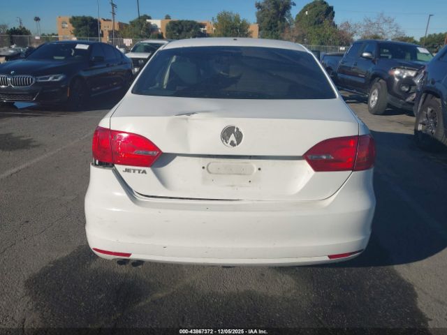 Volkswagen Jetta 2.0l S Image 11