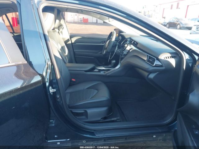 Toyota Camry Se Image 5