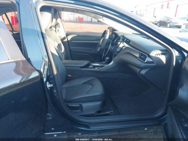 Toyota Camry Se Image 5