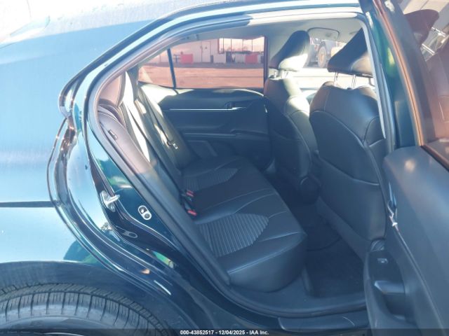 Toyota Camry Se Image 4