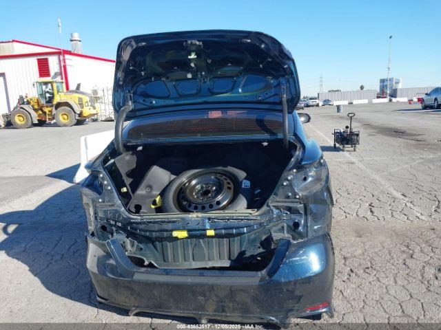 Toyota Camry Se Image 17