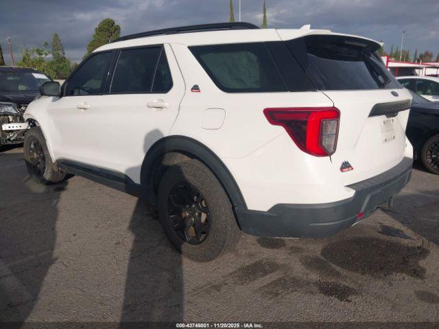Ford Explorer Timberline Image 2