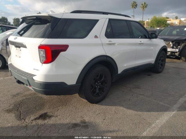 Ford Explorer Timberline Image 9