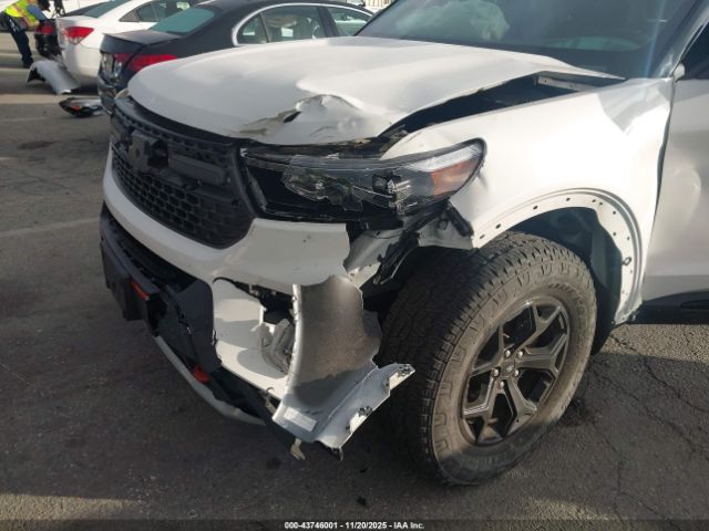 Ford Explorer Timberline Image 3