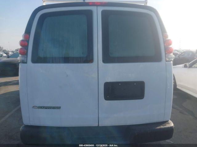 Chevrolet Express Work Van Image 13