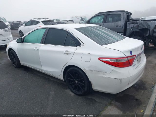 Toyota Camry Le Image 5