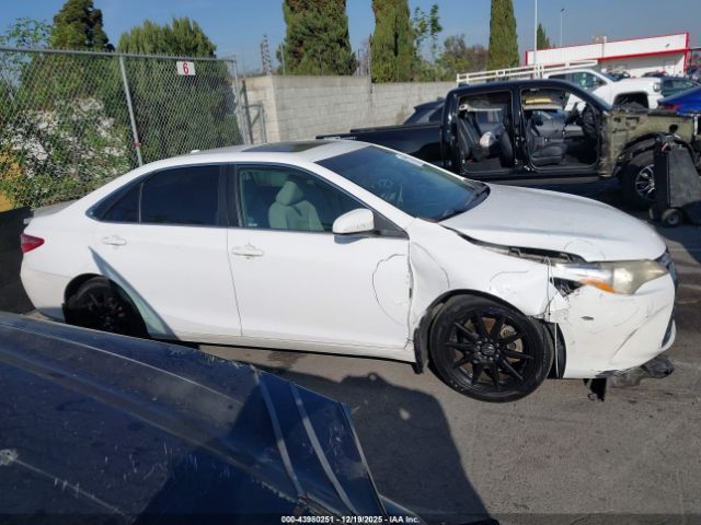 Toyota Camry Le Image 16