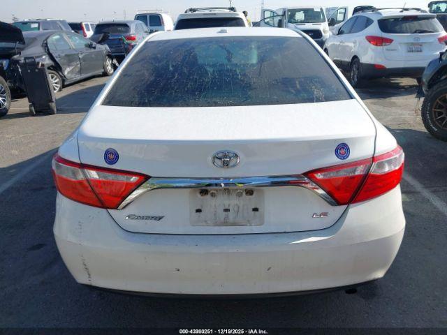 Toyota Camry Le Image 18