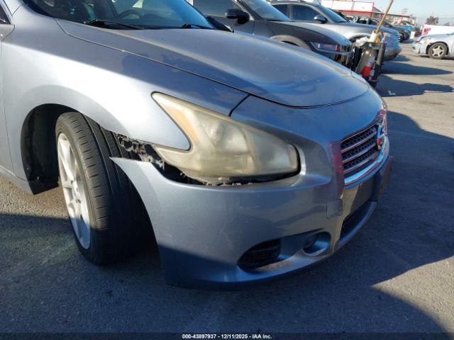 Nissan Maxima 3.5 S Image 18